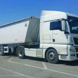camion benne blanc