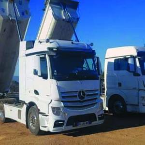 camion benne levé